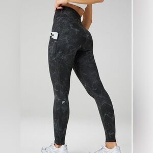 Fabletics Cold Weather High-Waisted Pocket Leggings Size S NWT